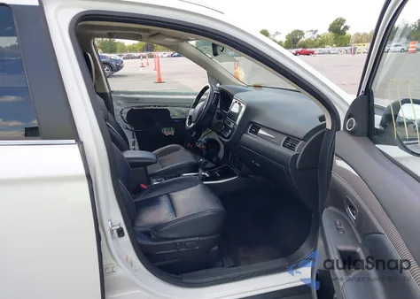 2019 Mitsubishi Outlander Sel z USA, uszkodzony, nr VIN JA4AD3A36KZ011872